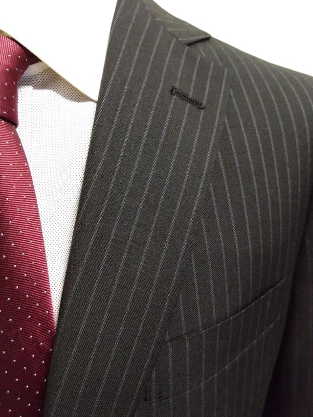 メンズ ビジネス スーツ 秋冬スーツ 黒地にグレーストライプ AB体 BB体