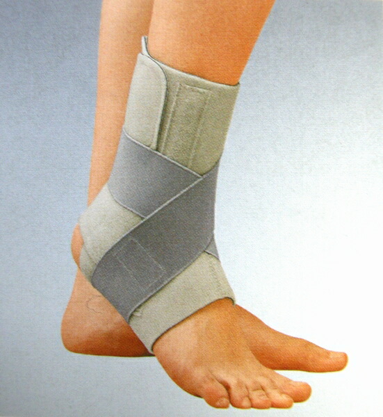 アルケア　アンクルソフト 　足関節動揺制限付サポーター 4,510円