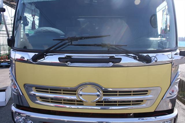 即納日野 レンジャープロ 標準用　メッキ ワイパーパネル 被せ式3分割 デコトラ BW メッキ ワイパーパネル かぶせタイプ 3分割 日野 4トン 17