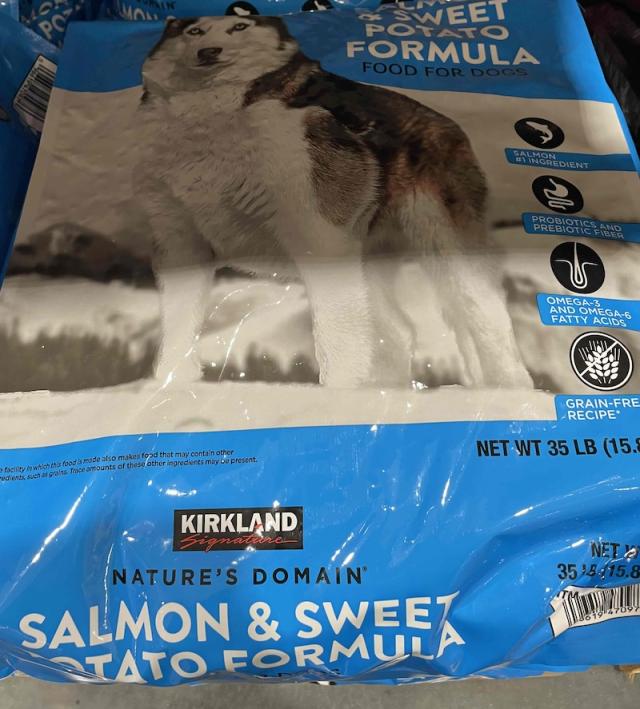 ドッグフード サーモン＆ポテト 成犬用 15.87kg）ネイチャーズドメイン 