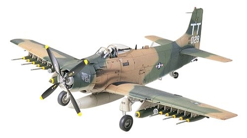 タミヤ 1/48 傑作機シリーズ No.73 アメリカ空軍 ダグラス A-1J スカイレイ（中古品）の通販は 5,726円