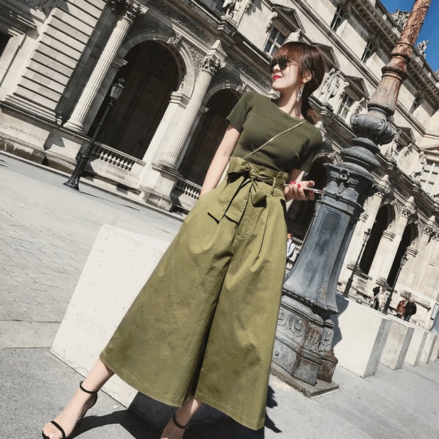 セットアップ レディース ニット トップス ラウンドネック 細身 バックコンシャス リブ 半袖 ワイドパンツ クロップド丈 ストレート ウエストリボン ボトムス 黒 緑 カーキ ハイウエスト ウエストマーク 脚長 着回し 夏 無地 通勤 送料無料 個性的の通販は 4,987円