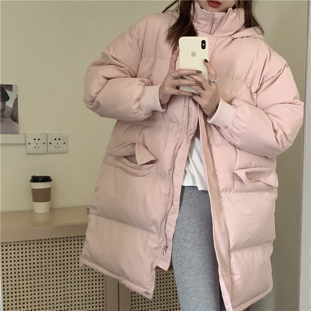 アウター レディース ダウンコート キルティング ハイネック フード  長袖 前開き ボタン ポケット ファスナー 無地 暖かい 大きめ  楽ちん シンプル カジュアル ラフ お洒落 大人女子 膝上 茶 ベージュ 桃色 フリーサイズ 冬 送料無料 個性的の通販は