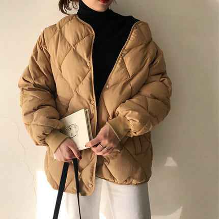 アウター コート ジャケット ジャンパー 上着 もこもこアウター ショート ショート丈 長袖 ラウンドネック 襟なし ストレート 前開き キルティング 大人可愛い きれいめ シンプル カジュアル おしゃれ こなれ感 ラフ メンズライク スポーティー 無地 秋 冬 20代 30代 40代の通販は 6,880円