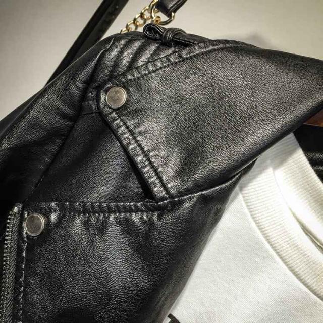 アウター コート ブルゾン ジャケット 袖あり 長袖 Vネック 襟付き フード付き ポケット 前開き レザー かわいい カジュアル 大人 上品 おしゃれ お洒落 かっこいい レトロ こなれ感 ラフ メンズライク マニッシュ ボーイッシュ クール 無地 秋 冬 クリスマス バレンタインの通販は