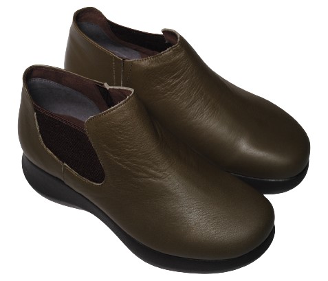 【靴のHOSHIKAWA】  『A-OK 38251』 エーオーケー ブーティー 22.5cm〜24.5cm EEEE レディース オリーブ サイドゴア 厚底 ショート丈 牛革 日本製 秋冬