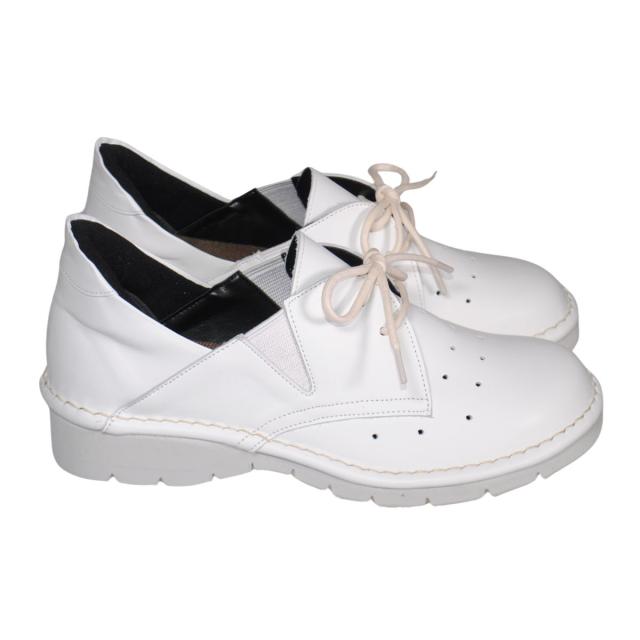 【靴のHOSHIKAWA】  『A-OK 3504』 エーオーケー スリッポン 22cm〜24.5cm EEEE ホワイト カジュアル レディース ローヒール サイドゴア 牛革 幅広 国産