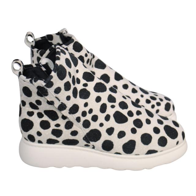 【靴のHOSHIKAWA】  『A-OK 94405P1』 エーオーケー ショートブーツ 22cm〜24.5cm EEEE レディース ダルメシアン ショート丈 スウェード サイドゴア 幅が広い 国産 牛革 厚底 秋冬