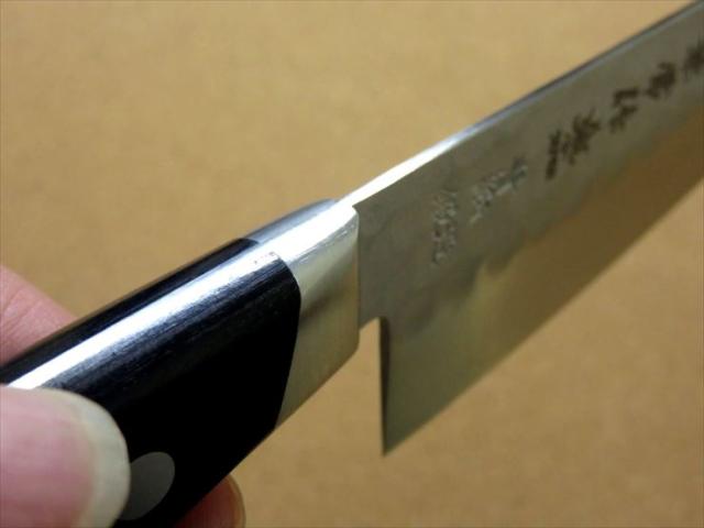 関の刃物 牛刀 200mm 兼常作 鎚目 本割込 炭素鋼 青紙2号 肉切り 包丁 関の刃物 牛刀 20cm (200mm) 名匠 兼常作 鎚目 本割込 青紙2号