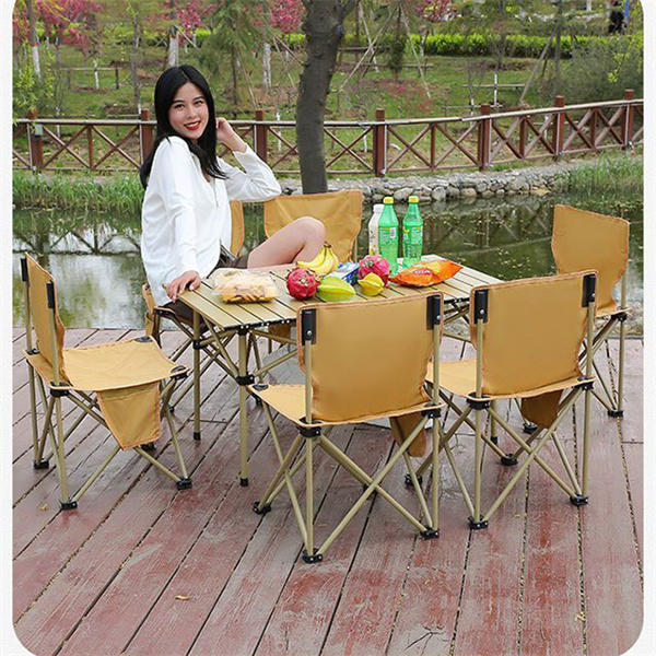 秋冬新作キャンプテーブル アウトドアテーブル メッシュネット付き ロールテーブル ウッド調 レジャーテーブル キャンプ 折り畳み アンドマイセルフ 秋冬新作キャンプテーブル アウトドアテーブル メッシュネット付き