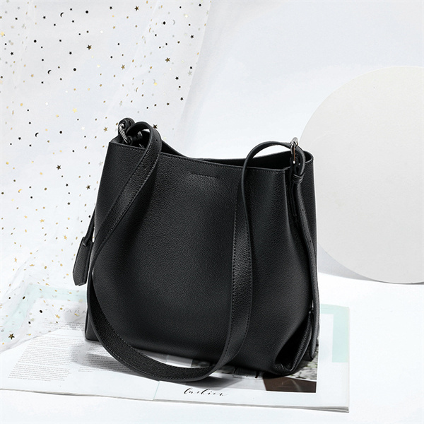 ポイント超超祭 ショルダーバッグ 40代 本革 レディース 無地 オフィス