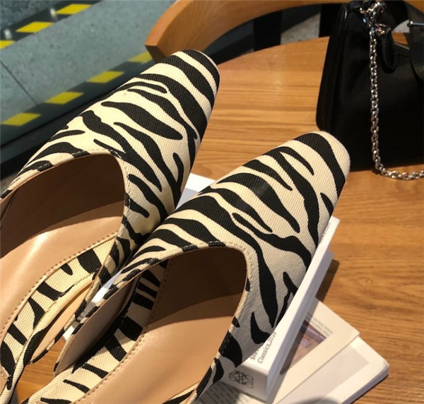 数量限定 ミュール サンダル パイソン柄 ポインテッドトゥ ローファー