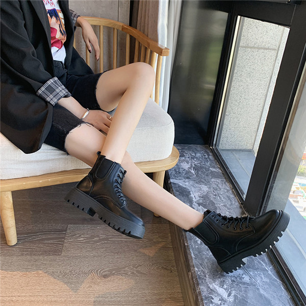 【値下げ】新品！未使用！春に履けるショートブーツ ロゴ810-93782-27-6-1.jpg