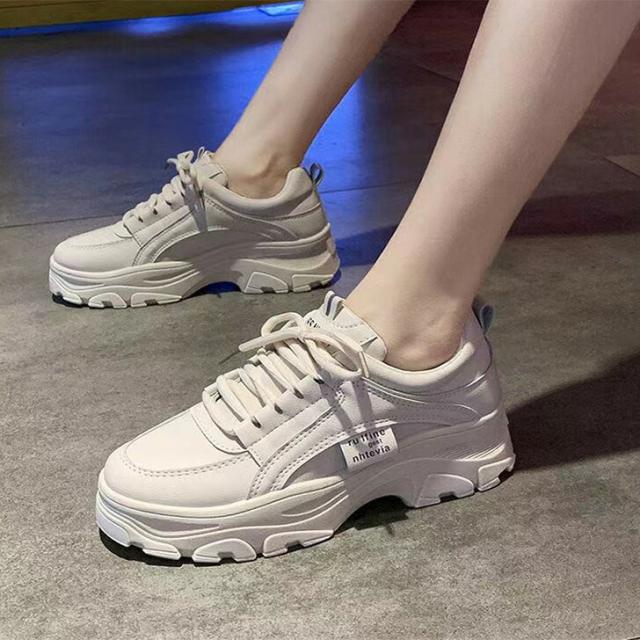 新作 タグデザイン 厚底 ダッドスニーカー レディース シューズ 靴 ローカット 白 ベージュ 韓国 おしゃれ かわいい シンプル カジュアルの通販はau Pay マーケット Ross ロス