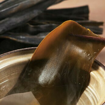 北海道 日高昆布 800g 《送料無料》 北海道 プレゼント ギフト贈答 贈り物 ご褒美 お中元 お歳暮 お祝い 内祝い 敬老の日 お取り寄せ 海鮮 高級 素材 出汁 だし 昆布 【売れ筋】【当店オススメ】