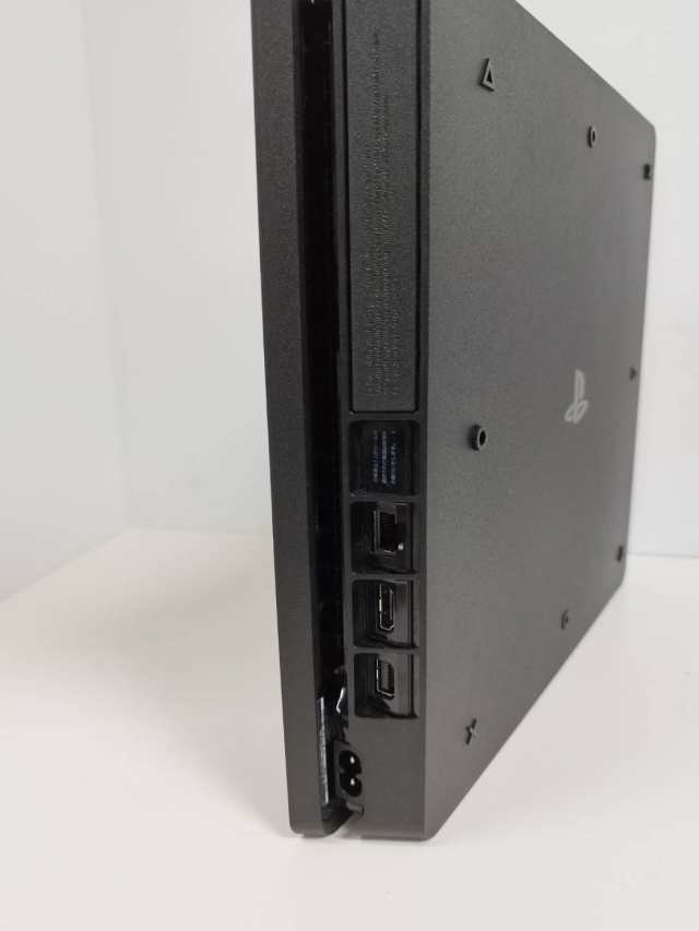 美品】PlayStation 4/PS4/CUH-2200A(B01)/500GB おまけソフト付き！の