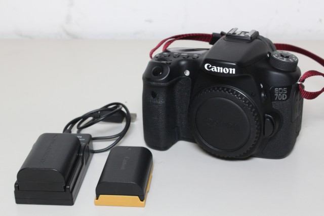 カメラ【難あり】Canon EOS 70D ボディのみ