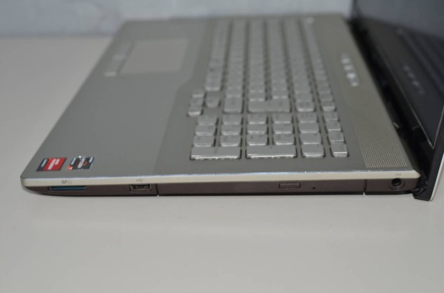 中古美品ノートパソコン Windows11+office 爆速SSD512GB 富士通 NH77