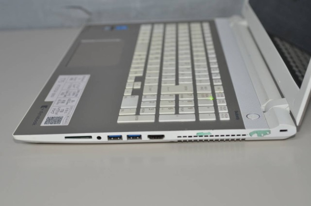 中古ノートパソコン Windows11+office 爆速SSD500GB 東芝Dynabook T75