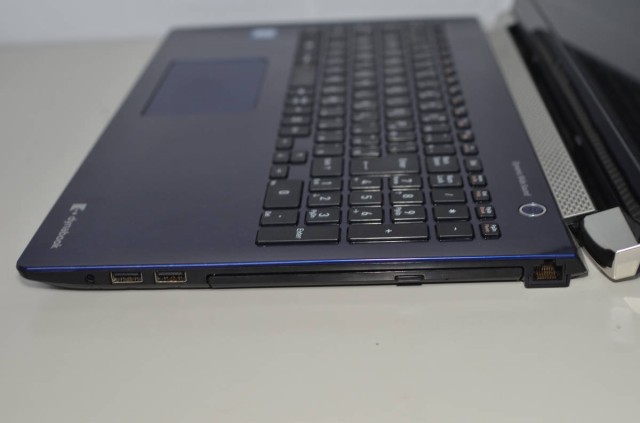 中古良品ノートパソコン Windows11+office 爆速SSD512GB+HDD1TB 東芝