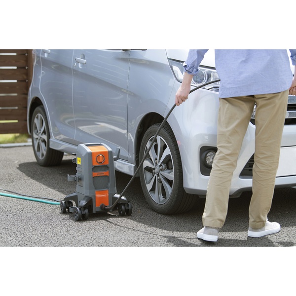 高圧洗浄機 オレンジ FBN-701-D アイリスオーヤマ [18点セット 高圧洗浄 キャスター付き コンパクト小型 軽量 超強力 13.5MPa 節水 時短 高圧 水道直結式 洗車 掃除 IRIS]