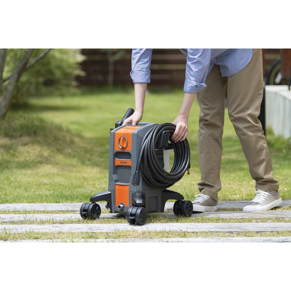 高圧洗浄機 オレンジ FBN-701-D アイリスオーヤマ [18点セット 高圧洗浄 キャスター付き コンパクト小型 軽量 超強力 13.5MPa 節水 時短 高圧 水道直結式 洗車 掃除 IRIS]