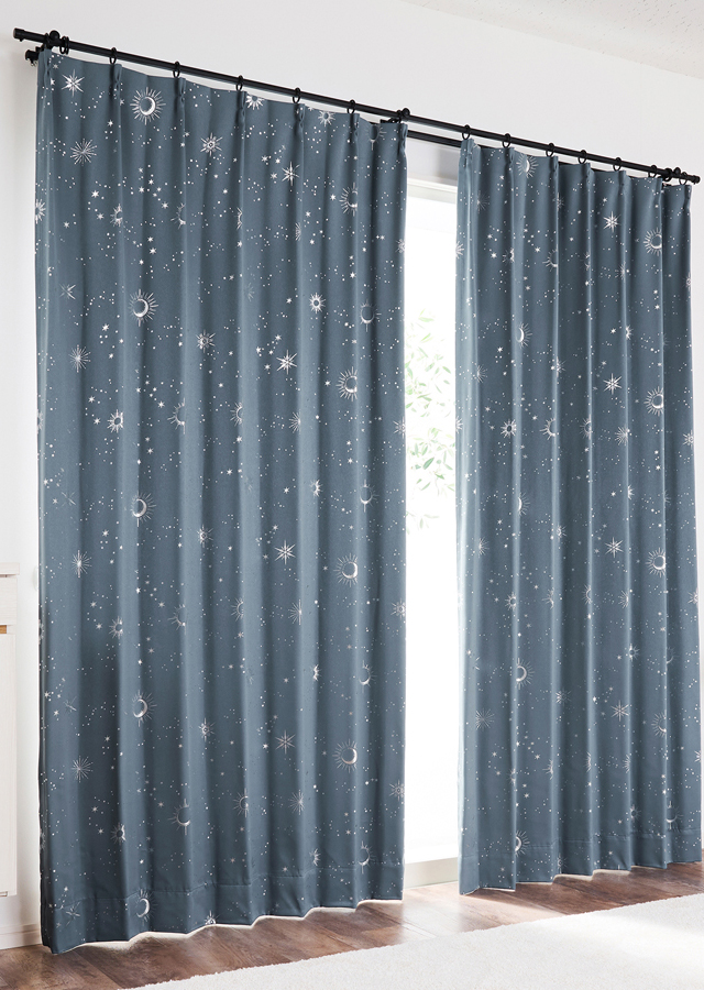 1級遮光カーテン 星柄 ネイビー 100×130cm 2枚組 日本製  [ドレープ 洗濯OK フック付き クレアール]の通販は