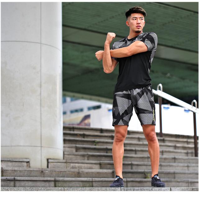 Tシャツ メンズ 半袖tシャツ 筋トレ 半袖 スポーツ ブランド メンズ春 おしゃれ マッチョ ジムウェア トレーニングウェア ワークアウト の通販はau Pay マーケット Joker