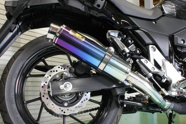 オートバイ用品一式　専用 ワールドスーパーバイク選手権で鍛え上げられたパフォーマンスが光る