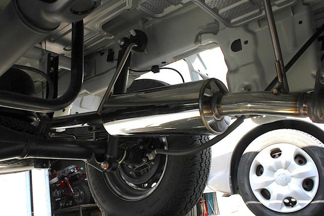 専用Bluefinスズキ エブリィ バン SUS 1本出し　マフラー Bluefinスズキ エブリィ バン SUS 1本出し マフラー 専用Bluefin