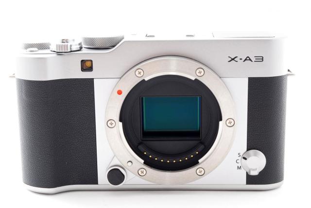 中古】フジフィルム Fujifilm X-A3 シルバー レンズキット 美品 小型  