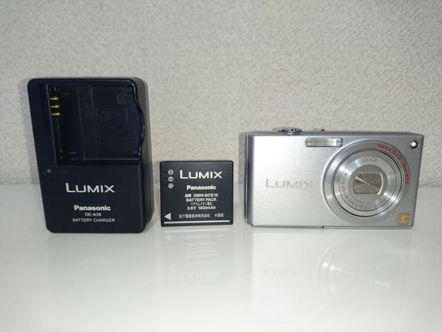 【中古】パナソニック デジタルカメラ LUMIX (ルミックス) プレシャスシルバー DMC-FX33-Sの通販は 34,970円