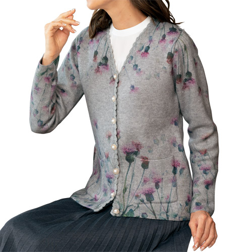 ニットカーディガン グレー カーディガン Vネック レディース ビジューボタン使い 花柄プリント 婦人服 ミセス シニア 女性 フェミニン 上品 かわいい パール調ボタン シニアファッション 40代 50代 60代 70代 80代 母の日 お母さん 秋物 冬物 秋冬　nss　p25021