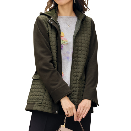 キルト切替えカットソーコート モスグリーン コート アウター ショート丈 パーカー レディース 婦人服 ミセス シニア 女性 大人 グリーン カーキ ジャケット キルト ボア 無地 シンプル おしゃれ 40代 50代 60代 70代 80代 90代 母の日 お母さん 秋冬　nss　p27878
