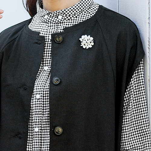 ゆったりロングベスト ブラック 麻混 ベスト 前開き ロング丈 半袖 レディース 婦人服 ミセス シニア 女性 大人 チョッキ 体型カバー 黒 丸首 クルーネック 前ボタン 無地 シンプル おしゃれ ファッション 40代 50代 60代 70代 80代 90代 母の日 お母さん 春夏　nss　p28337_2