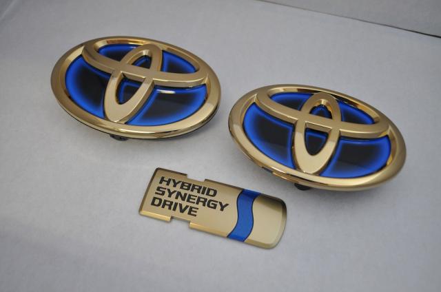 トヨタ　カラー　エンブレム　送料無料　ＺＷＲ９０系　ノア　ハイブリッド　ゴールド　３点セット　カーパーツ　純正　メッキの通販は