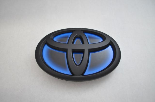 トヨタ　マットブラック/ピアノブラック　エンブレム　送料無料　ＺＷＲ９０系　ノアハイブリッド　　フロント1点　カーパーツ　純正　メッキの通販は
