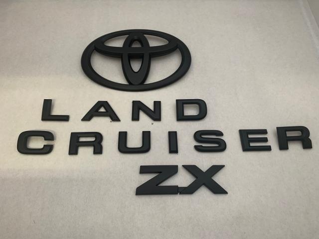 トヨタ　マットブラック　エンブレム　送料無料　３００Ｗ　ランドクルーザー　マットブラック　３点　カーパーツ　純正　メッキの通販は 20,475円
