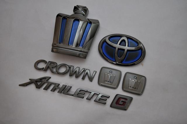 トヨタ　カラー　エンブレム　送料無料　ＡＷＳ２１０系　クラウン　アスリートＧ　前期　ハイブリッド　６点　ブラック　カーパーツ　純正　メッキの通販は
