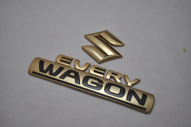 スズキ　カラー　エンブレム　送料無料　ＤＡ１７Ｗ　エブリィ　リア２点　ゴールド　カーパーツ　純正　メッキの通販は