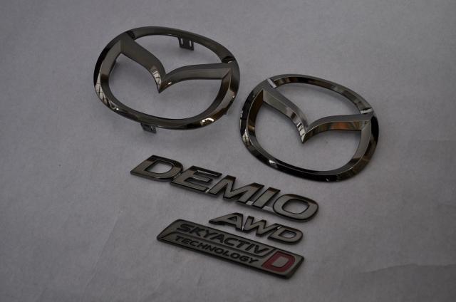 マツダ　カラー　エンブレム　送料無料　ＤＪ５ＡＳ　デミオ　ブラック　５点セット　カーパーツ　純正　メッキの通販は 17,025円