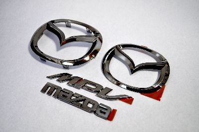 マツダ　カラー　エンブレム　送料無料　ＬＹ３Ｐ　ＭＰＶ　ブラック　４点　カーパーツ　純正　メッキの通販は