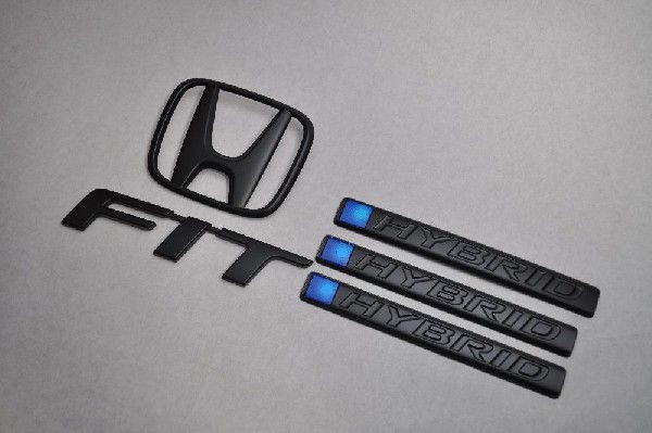 ホンダ　マットブラック/ピアノブラック　エンブレム　送料無料　ＧＰ５系　フィットハイブリッド　リア５点　カーパーツ　純正　メッキの通販は