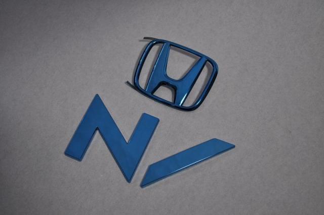 ホンダ　カラー　エンブレム　送料無料　ＪＦ１系　ＮＢＯＸスラッシュ　リア２点　ブルー　カーパーツ　純正　メッキの通販は