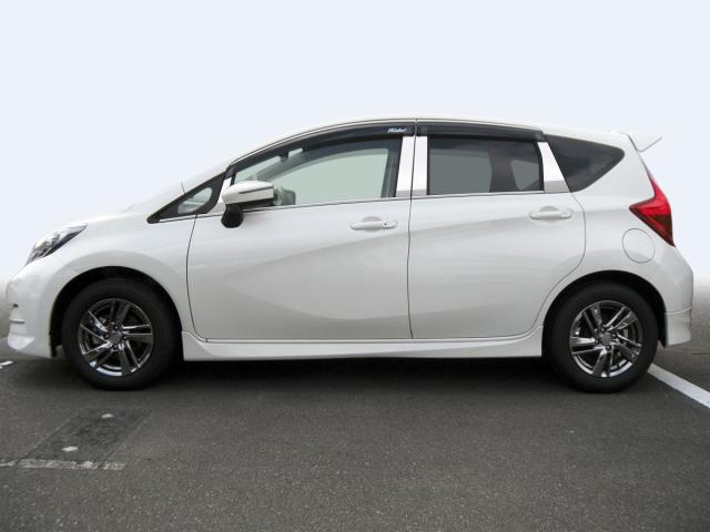日産　Ｅ１２　ノート　ステンレス　ドアモール　送料無料　鏡面ＨＹＰＥＲ　カーパーツ 13,860円