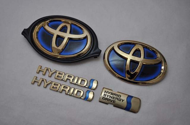 トヨタ　カラー　エンブレム　送料無料　ＮＨＰ１７０　シエンタ　ハイブリッド　前期/後期　ゴールドエンブレム　送料無料　５点　カーパーツ　純正　メッキの通販は 19,906円