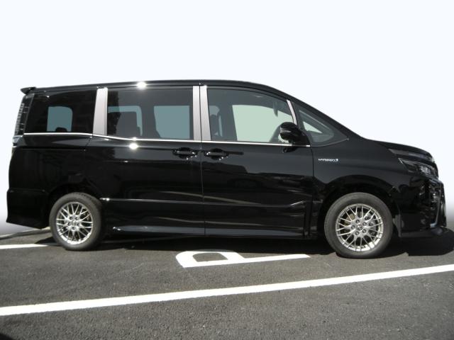 トヨタ　ステンレス　ピラー　送料無料　ＺＲＲ/ＺＷＲ８０　ヴォクシー　８Ｐ　ヘアライン　カーパーツの通販は