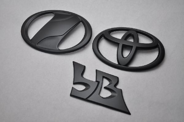 トヨタ　マットブラック/ピアノブラック　エンブレム　送料無料　ＱＮＣ系　ｂＢ　３点ＳＥＴ　カーパーツ　純正　メッキの通販は