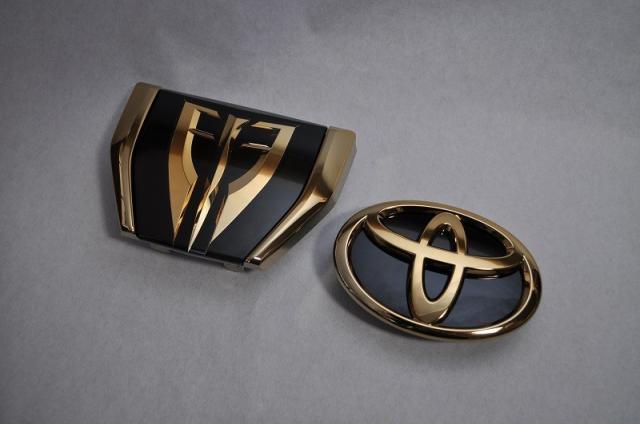 トヨタ　カラー　エンブレム　送料無料　ＺＲＲ８０　エスクァイア　フロント/リア　ゴールド　カーパーツ　純正　メッキ 21,608円
