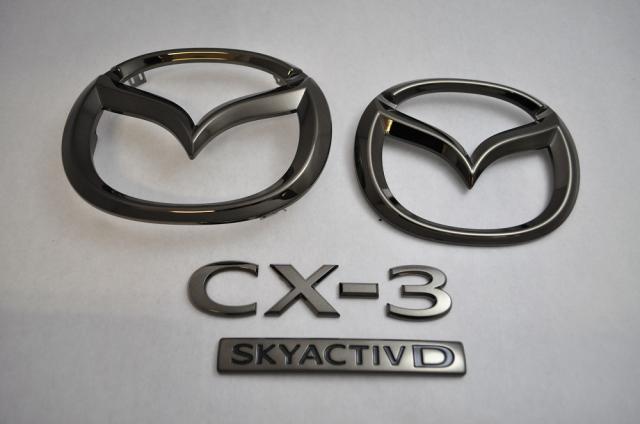 送料無料　ＤＫ８/ＤＫＬ　ＣＸ−３　カラーエンブレム　４点　セット　純正　メッキ